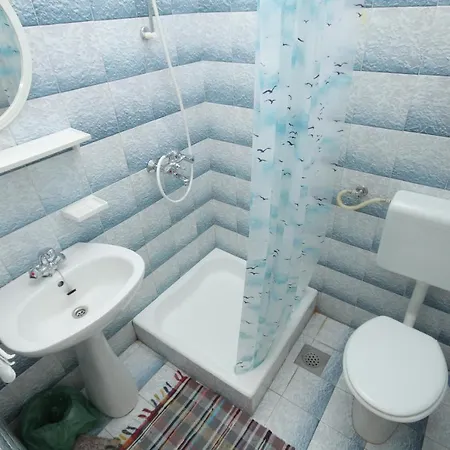 With A Parking Space - 6778 3* Makarska