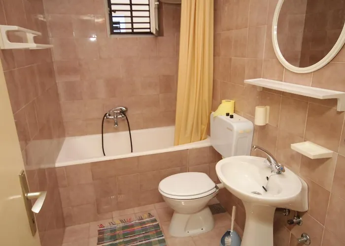 With A Parking Space - 6778 3*