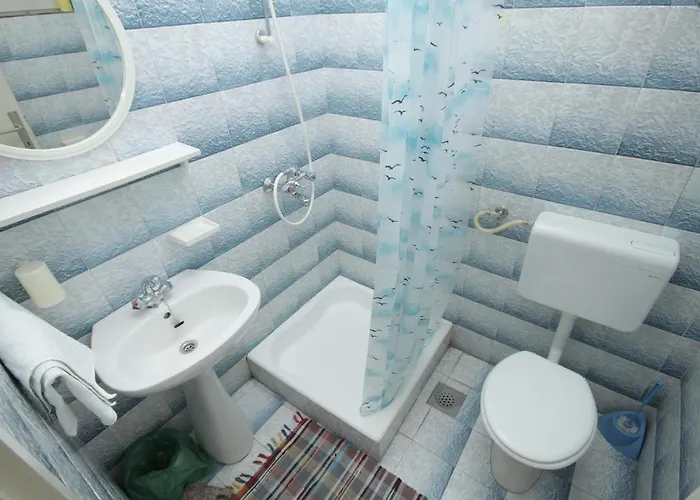 With A Parking Space - 6778 3* Μακάρσκα