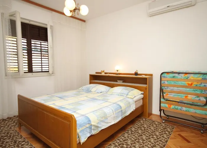 With A Parking Space - 6778 Guest house 3*