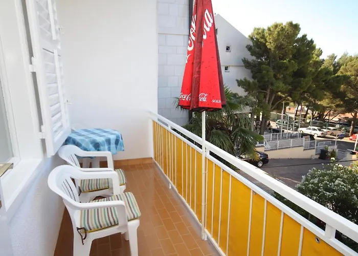 Guest house With A Parking Space - 6778 Makarska